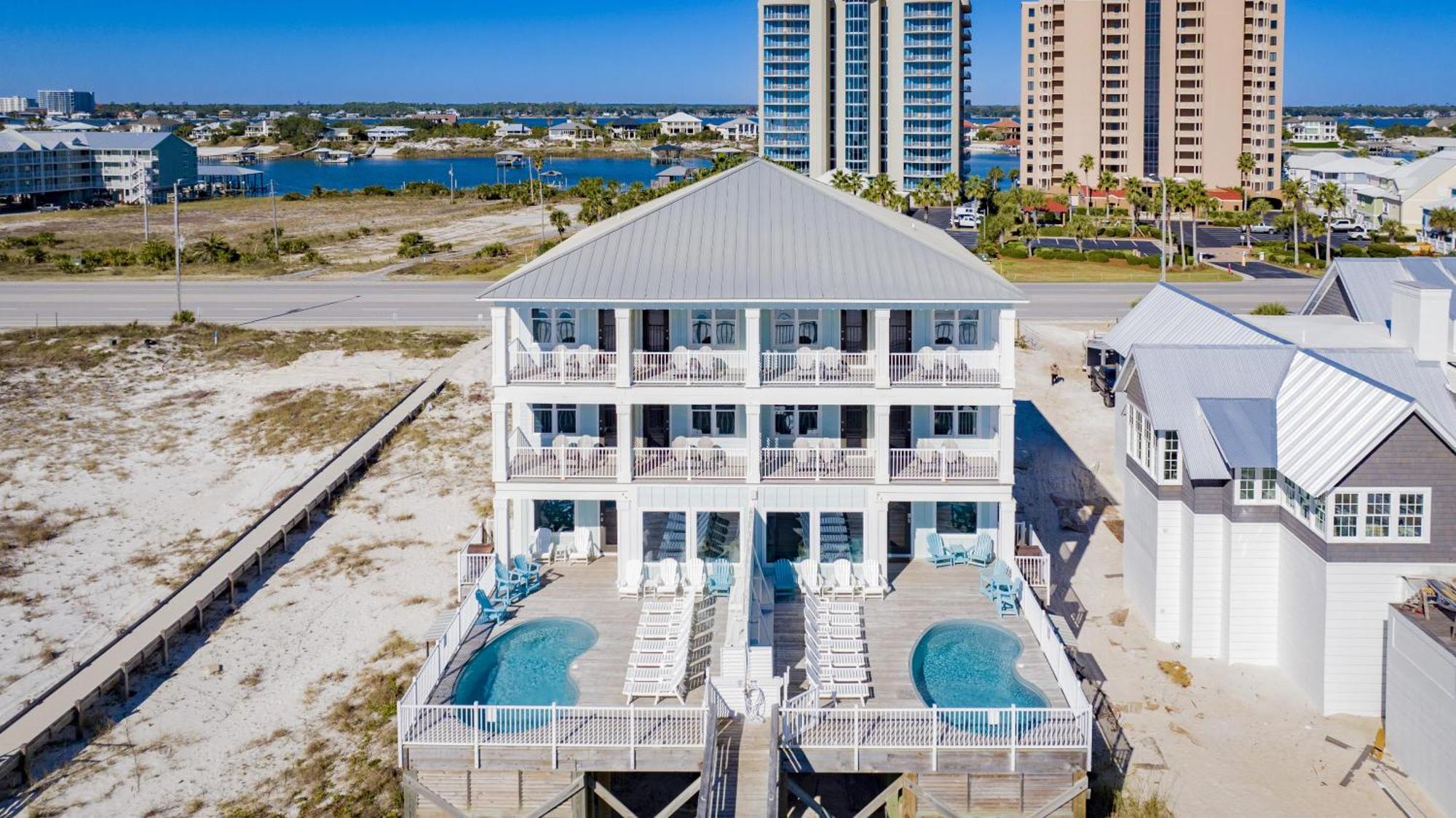 Castle In The Sand East West 2 Properties - 18 Bedrooms Orange Beach Exterior photo