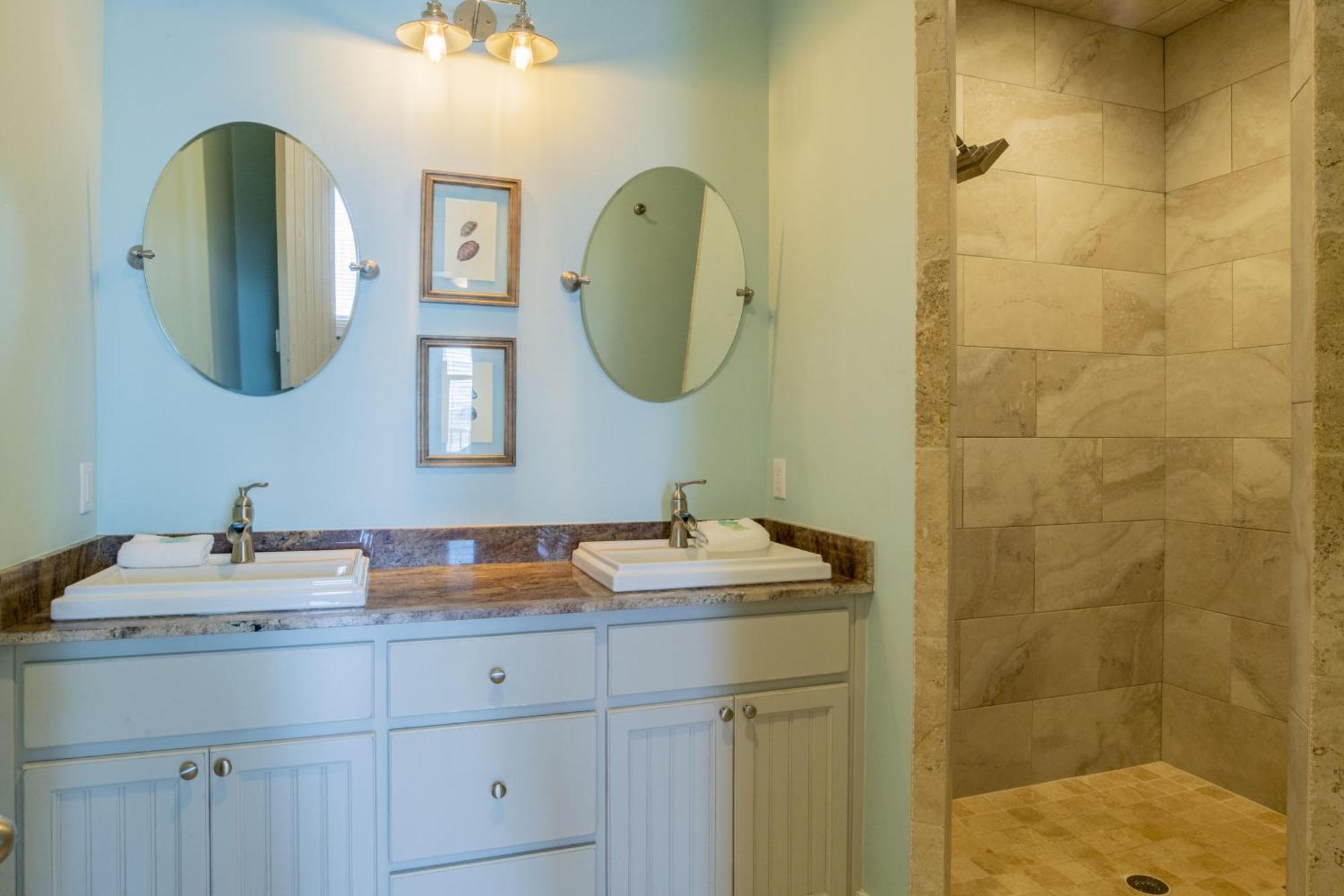 Castle In The Sand East West 2 Properties - 18 Bedrooms Orange Beach Exterior photo